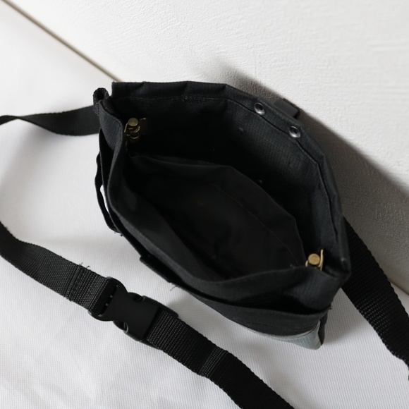 PetSafe Dog Training Mini Treat Sport Pouch with Adjustable Nylon Waist Belt - Picture 9 of 11